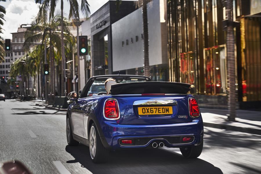  Mini Cooper S Cabrio (F57) 2018 года  (WW) (фото 25 из 222)